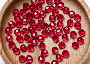 Бусины полированные круглые 6мм 25г (90 штук) 90080 красный прозрачный